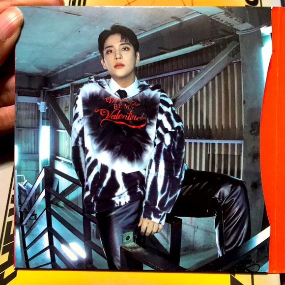 ❌SOLD!❌ ATEEZ THE WORLD EP.1: MOVEMENT JONGHO DIGIPAK - Picture 3 of 10